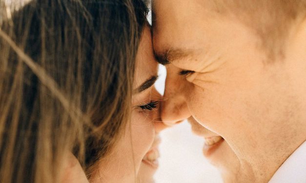 Los 7 pasos para atraer una relación de pareja consciente