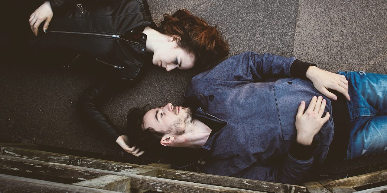 Cómo tus creencias limitantes afectan tus relaciones amorosas