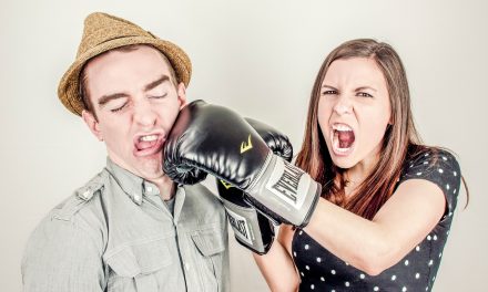 Reconociendo los 5 signos de una relación tóxica y tomando el control de tu felicidad