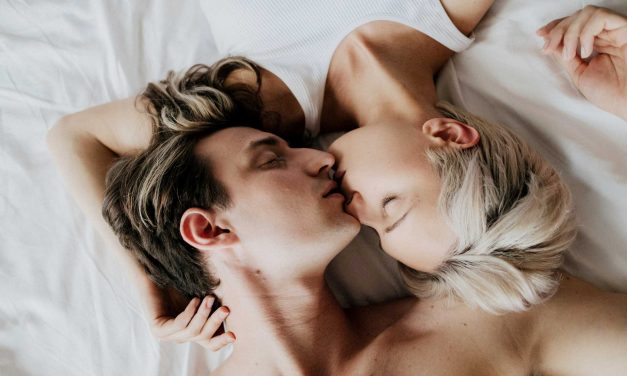Cómo hablar abiertamente sobre tus deseos sexuales con tu pareja para fortalecer la intimidad