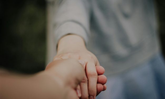 La cruel verdad sobre la soledad en pareja (y el antídoto de 5 minutos que nadie practica)